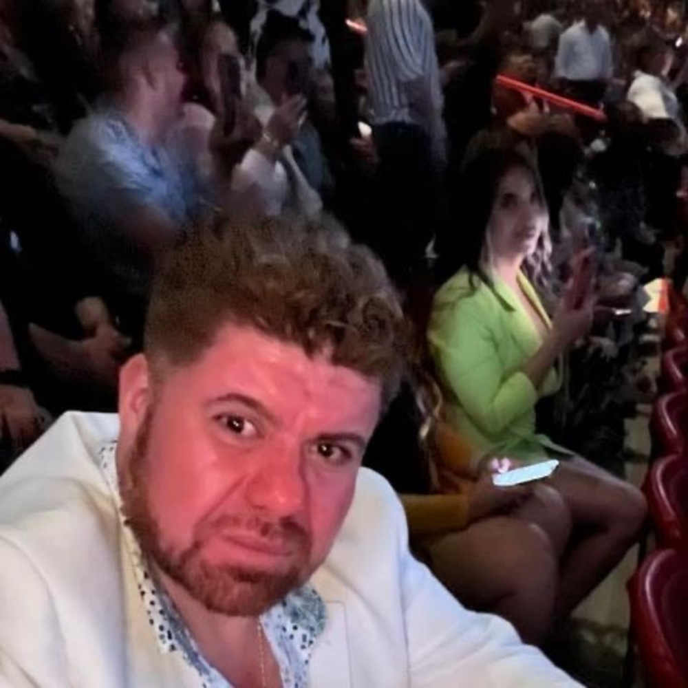 Meet your Posher, Paco